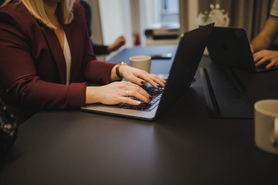 Kirjanpitäjä syytettynä veropetoksesta